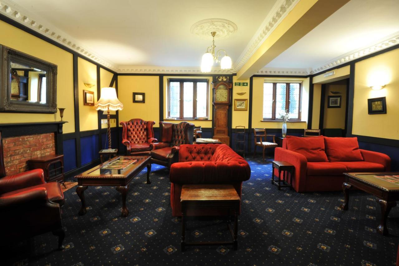 Crown & Cushion Hotel Chipping Norton Exterior photo